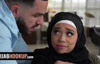 خنثي يلعب معها هزاز لأول مرة على كام.