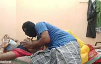 الديك سميكة كبيرة لمثير الأبنوس في سن المراهقة.