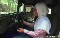 فتاة هنتاي مع كبير الثدي تحصل مارس الجنس.