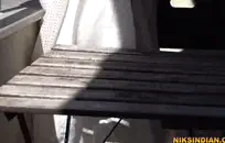 أخت تمارس الجنس مع أخيها في غرفة النوم بينما الوالدين في المنزل.