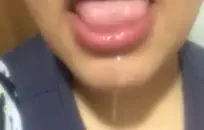 مقيد ومكمم وجلد ومارس الجنس مع دسار زجاجي ضخم.