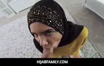 فرنك بلجيكي يمارس الجنس مع زوجتي مع قضيبه الكبير بينما نحن في المنزل.