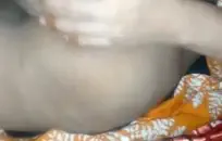 زوجة الساخنة مع كبير الثدي وجمل مشعر.