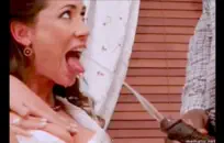 فاتنة أحمر قرنية اللعب مع نفسها.