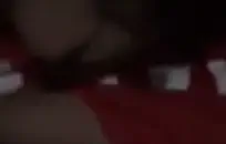 زوجة الساخنة تمتص قضيبه ويأخذ شاعر ضخم.