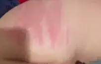 امرأة سمراء تمتص وركوب الديك ويعطي فم مليء بالنائب الرئيس