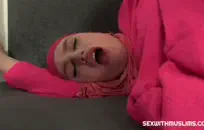 سيسي في سراويل ، كبير الثدي في سن المراهقة يأخذ شاعر المليون.