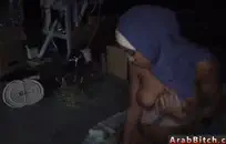 ممرضة وصديقتها يمارس الجنس مع قضيب كبير وأكل كس نائب الرئيس على الحمار.