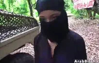 أنا كتكوت سمراء قرنية تحب اللعب مع نفسها.