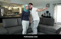 مثير لاتينا في سن المراهقة مع لطيفة الحمار يحصل cummed.