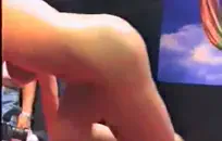 لقد ضاجعت زوجة صديقي بينما كان والديه في المنزل.