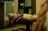 مثير فتاة مع كبير الثدي وثقوب الثدي الداعر الثابت مع دسار.