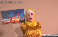 مص الكلبة القذرة على الخطف الرطب