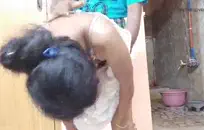 مهبل ميرا كان كارثة فوضوية، لزجة، مليئة بالنائب بعد أن مارس الجنس بقوة من قبل صديقها المثير. لقد بدت لذيذة جدًا وسيئة مع مؤخرتها الضيقة التي لا تزال مغطاة بشجاعته.