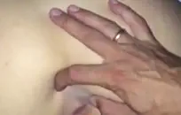 الشباب في سن المراهقة فاتنة في ملابس داخلية مثيرة والكعب العالي مارس الجنس.